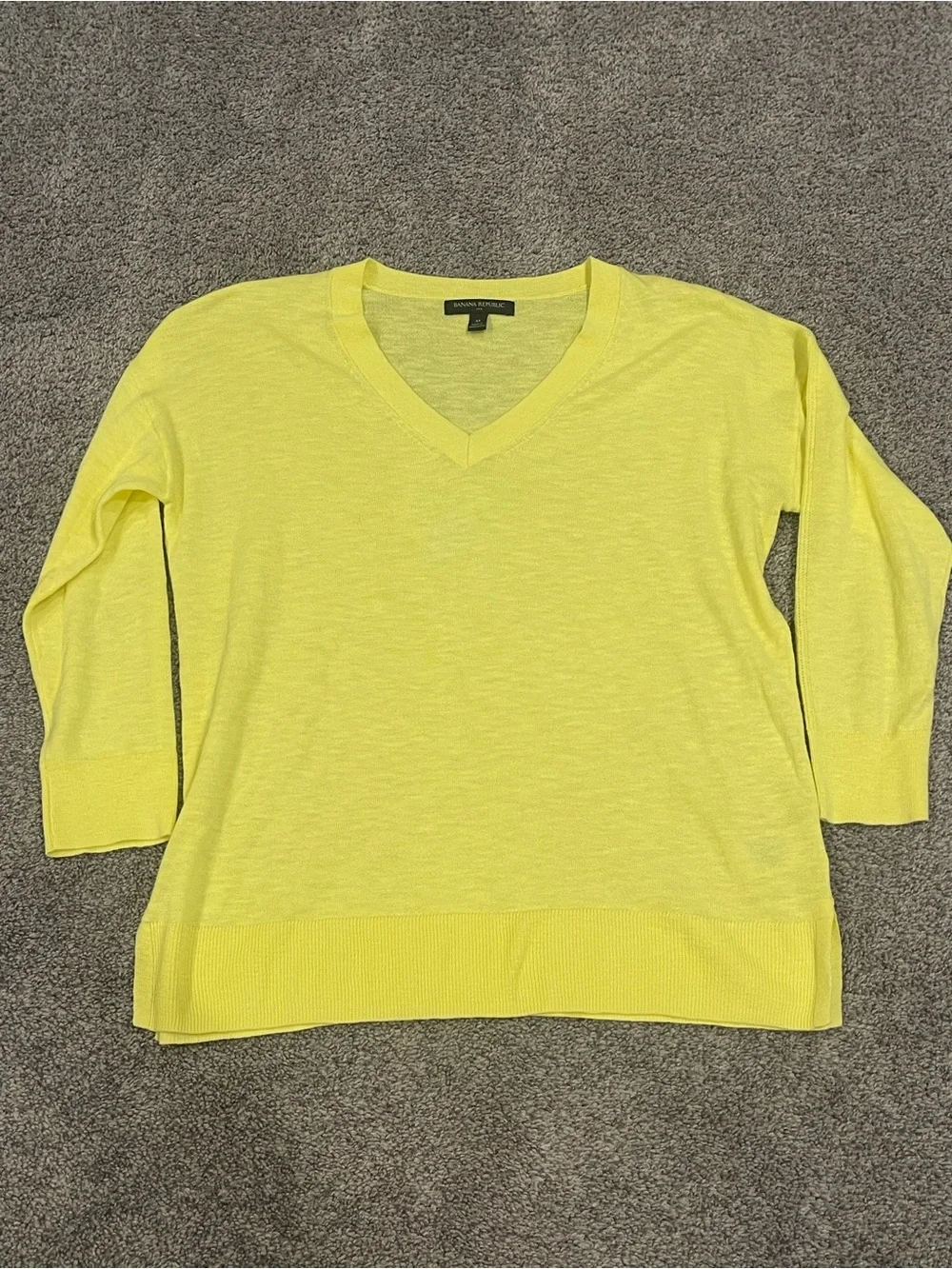 Banana Republic Yellow V-Neck Lightweight Sweater | Size M - Picture 1 of 4